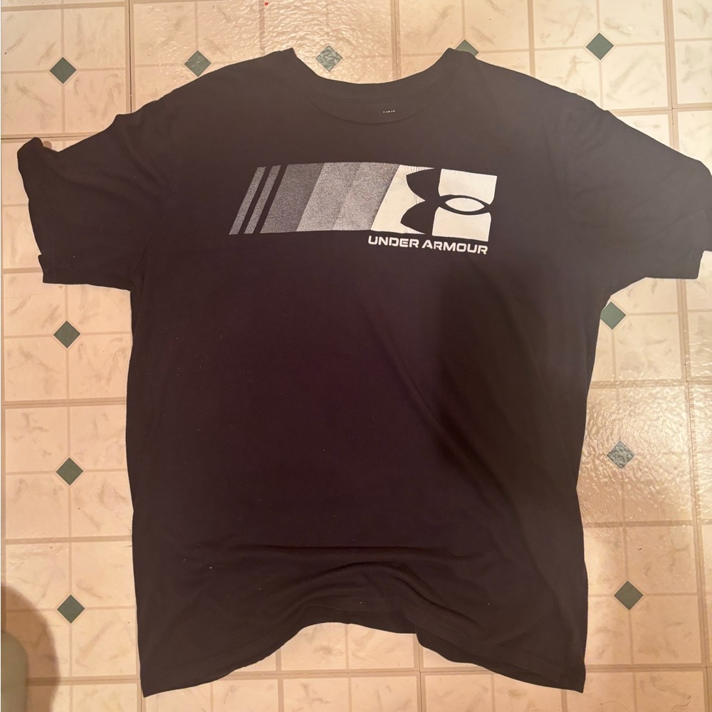Under Armour Black Short Sleeve Tee with Modern Graphic